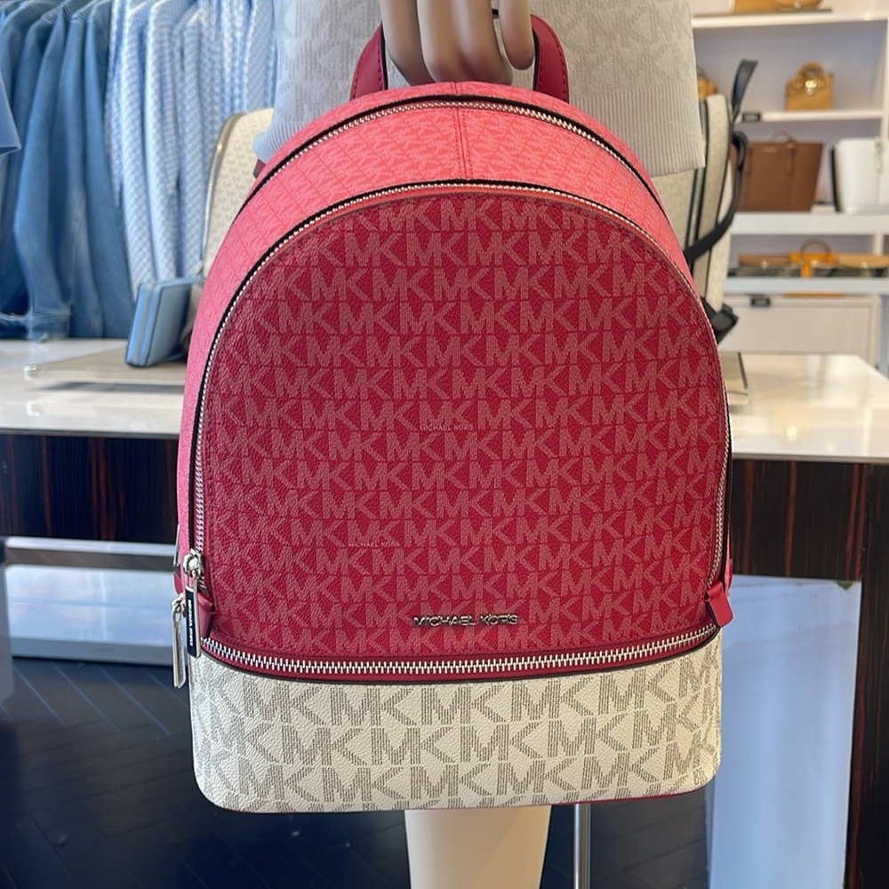 MICHAEL KORS Rhea Medium Zip Color-Block Signature Logo Backpack
DKRSPBRYMLT
NWT - Picture 16 of 16